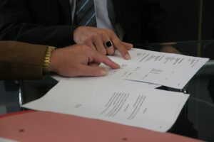 ISO 9001: Odkryj Klucz do Doskonałego Zarządzania Jakością w Twojej Organizacji